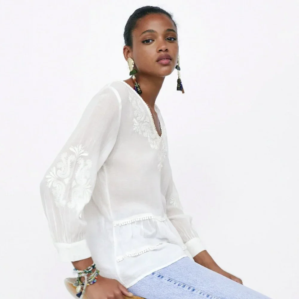 NWT Zara Size XS White Embroidered Blouse